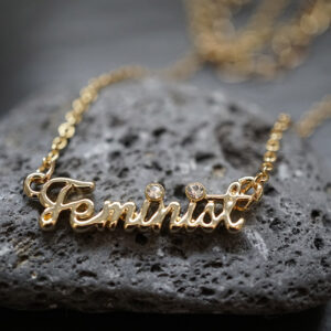 Feminist Anhänger mit Kette golden LGBTQ+